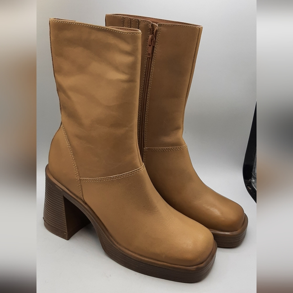 NEW Steve Madden Women's Square Toe Block Heel Zipper Boots Tan Size 8